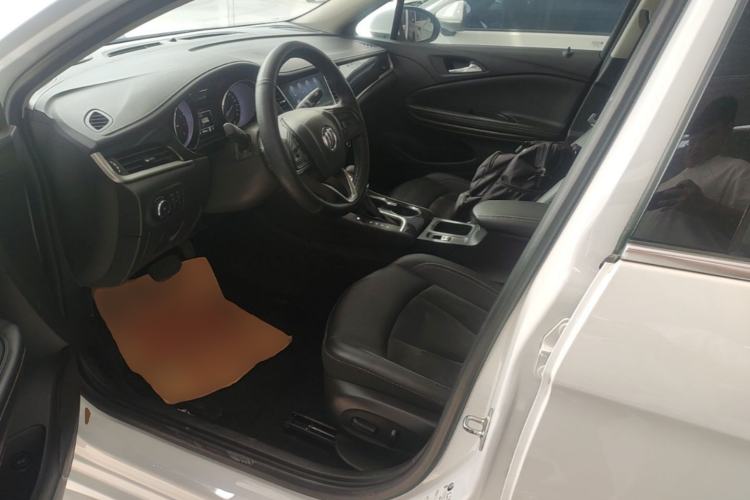 Used Buick Verano 2020 20T CVT Luxury Version Left Front Seat