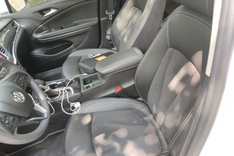 Used Buick Verano 2020 20T CVT Luxury Version Left Front Seat