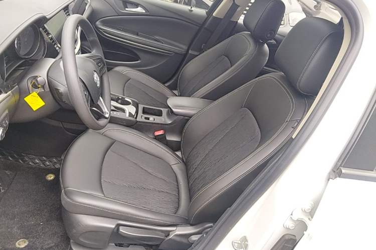 Used Buick Verano 2020 20T CVT Leading Edition Left Front Seat