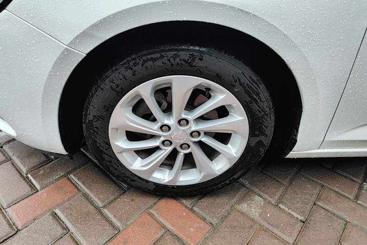 Used Buick Verano 2020 15T Automatic Trend Edition Left Front Wheel Hub