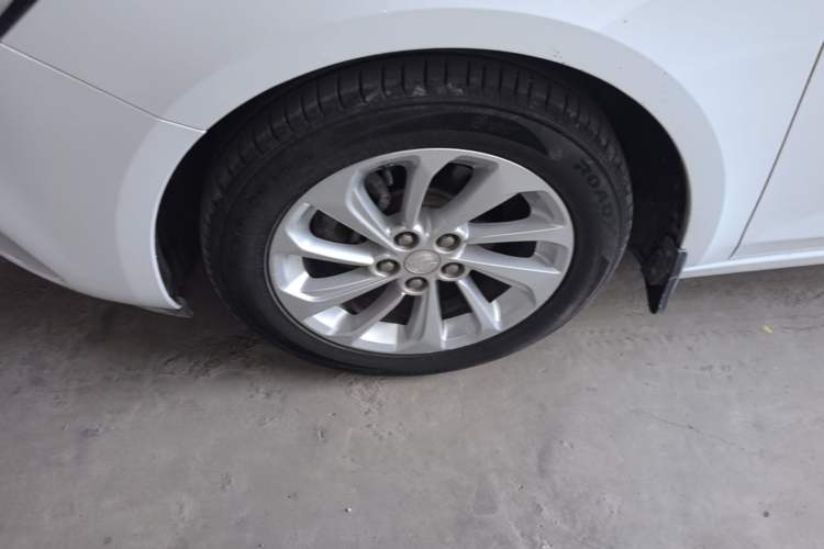 Used Buick Verano 2020 15T Automatic Trend Edition Left Front Wheel Hub