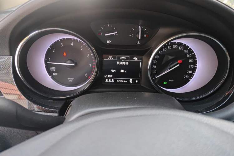 Used Buick Verano 2020 20T CVT Leading Edition Odometer Close Up