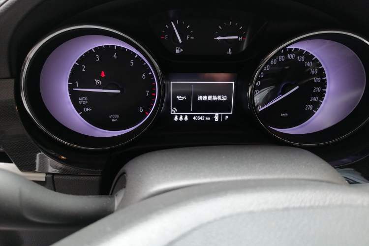 Used Buick Verano 2020 20T CVT Leading Edition Odometer Close Up