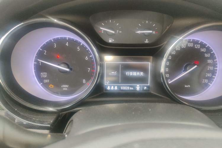 Used Buick Verano 2020 20T CVT Leading Edition Odometer Close Up