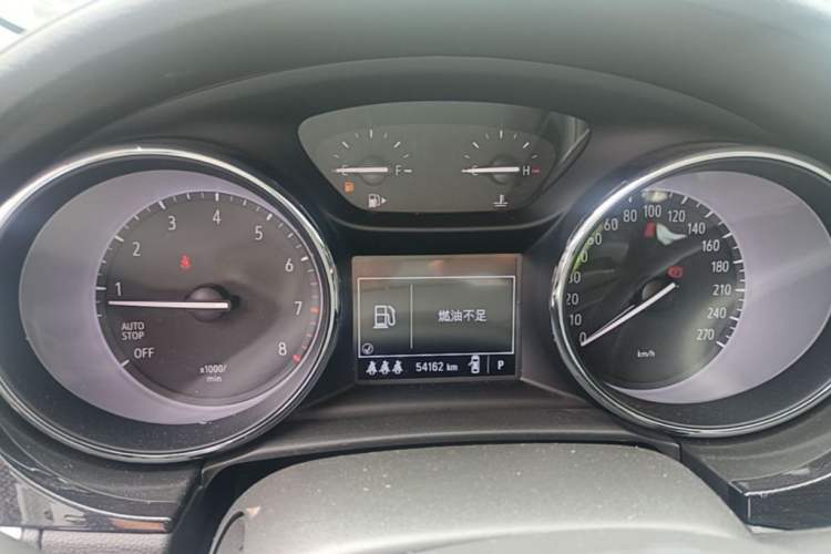 Used Buick Verano 2020 20T CVT Leading Edition Odometer Close Up