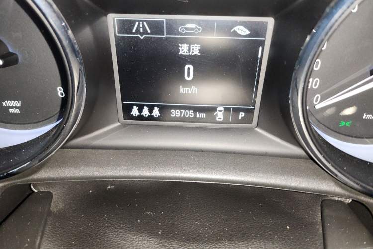 Used Buick Verano 2020 20T CVT Leading Edition Odometer Close Up