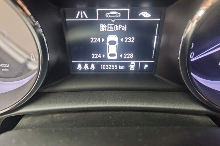 Used Buick Verano 2020 20T CVT Leading Edition Odometer Close Up