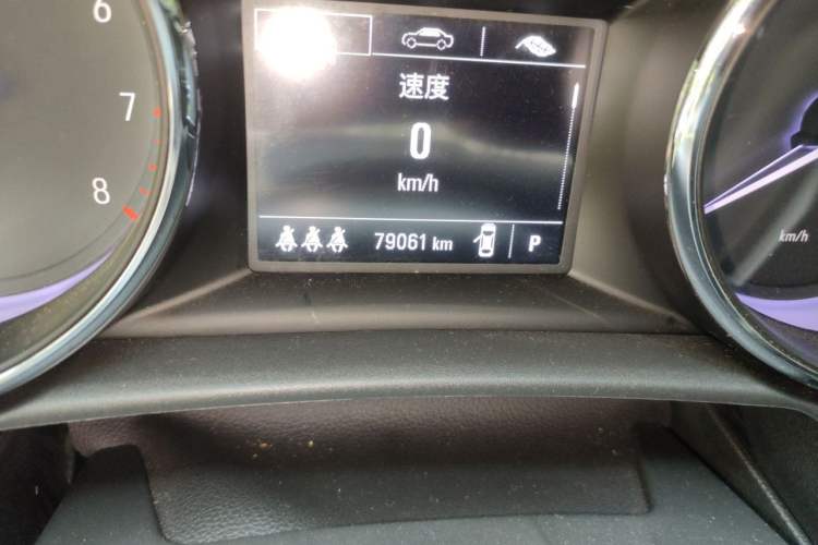 Used Buick Verano 2020 20T CVT Luxury Version Odometer Close Up