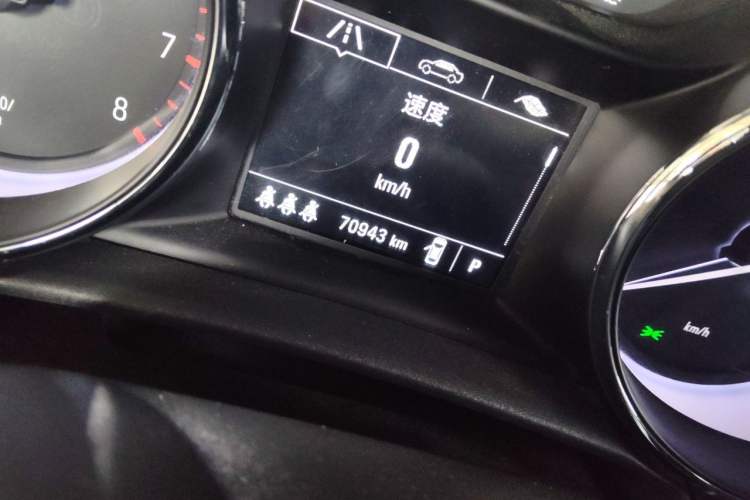 Used Buick Verano 2020 20T CVT Leading Edition Odometer Close Up