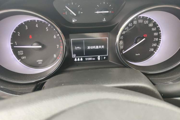 Used Buick Verano 2020 20T CVT Leading Edition Odometer Close Up
