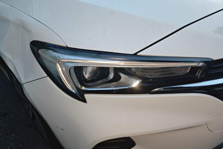 Used Buick Verano 2020 20T CVT Leading Edition Right Front Headlight
