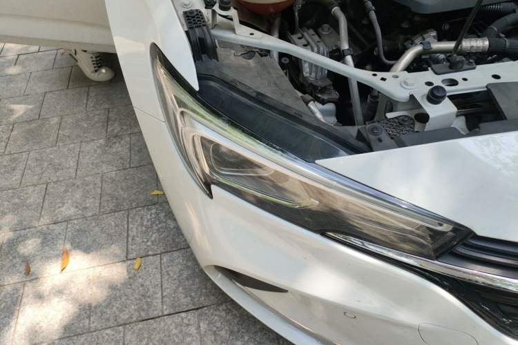 Used Buick Verano 2020 20T CVT Luxury Version Right Front Headlight