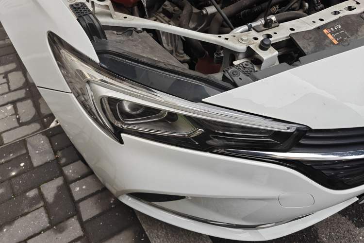 Used Buick Verano 2020 15T Automatic Trend Edition Right Front Headlight