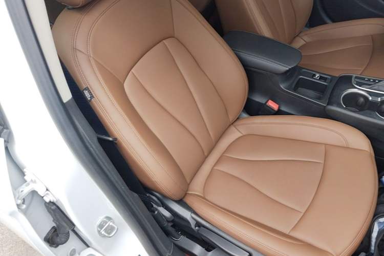 Used Buick Verano 2020 20T CVT Leading Edition Right Front Seat