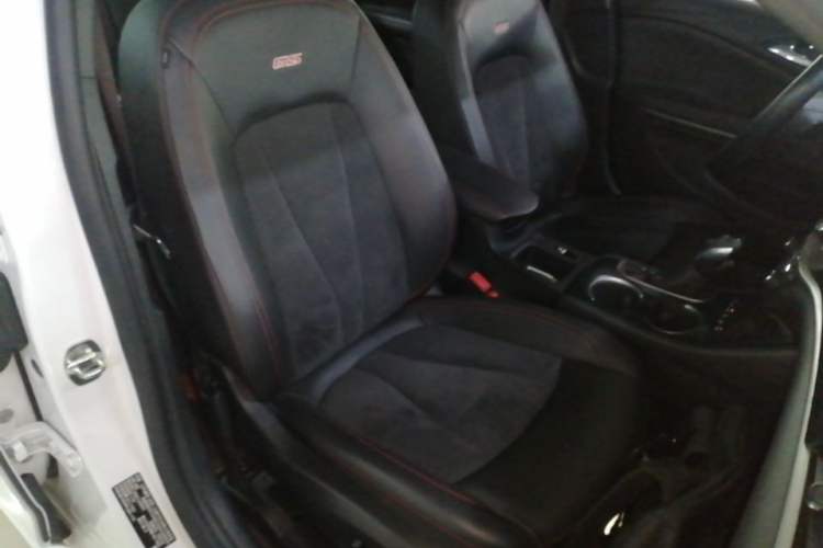 Used Buick Verano 2020 GS 20T CVT Luxury Model Right Front Seat