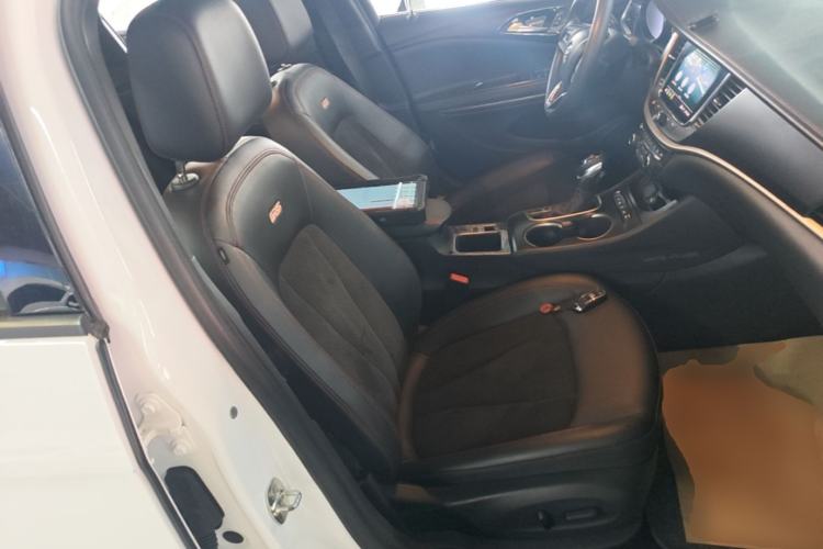 Used Buick Verano 2020 GS 20T CVT Luxury Model Right Front Seat