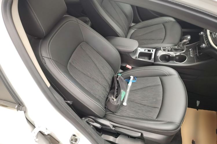Used Buick Verano 2020 20T CVT Leading Edition Right Front Seat