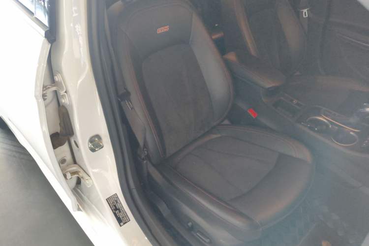 Used Buick Verano 2020 GS 20T CVT Luxury Model Right Front Seat