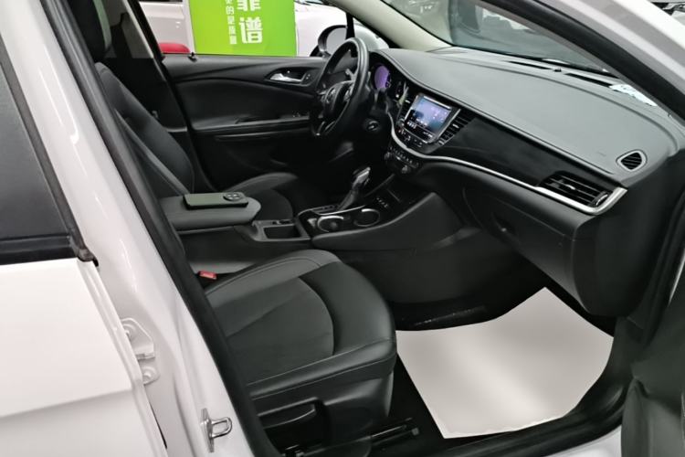 Used Buick Verano 2020 20T CVT Leading Edition Right Front Seat