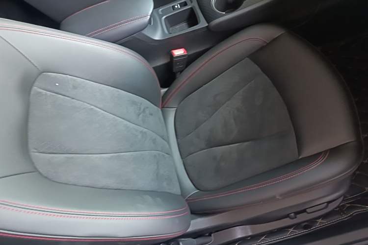 Used Buick Verano 2020 GS 20T CVT Luxury Model Right Front Seat