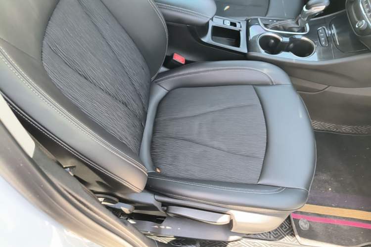 Used Buick Verano 2020 20T CVT Leading Edition Right Front Seat