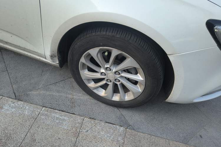 Used Buick Verano 2020 15T Automatic Trend Edition Right Front Wheel Hub