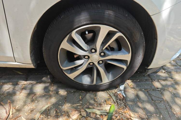 Used Buick Verano 2020 20T CVT Leading Edition Right Front Wheel Hub