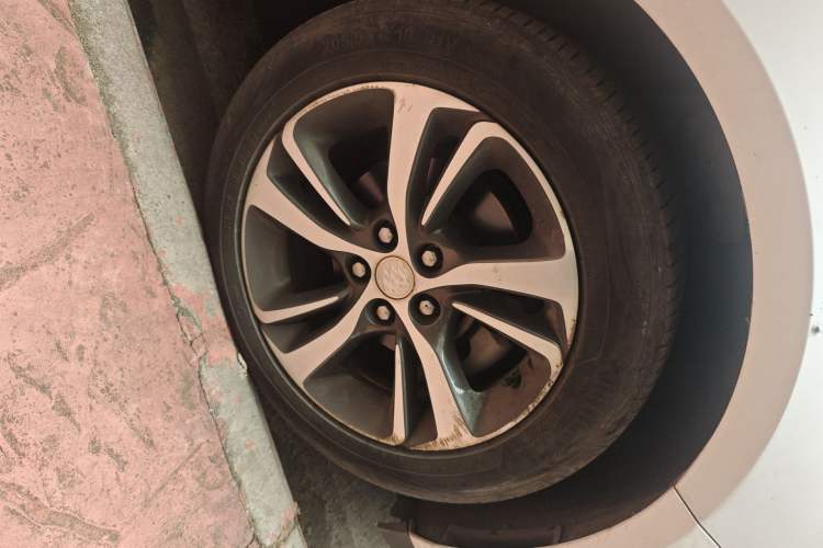 Used Buick Verano 2020 20T CVT Leading Edition Right Front Wheel Hub