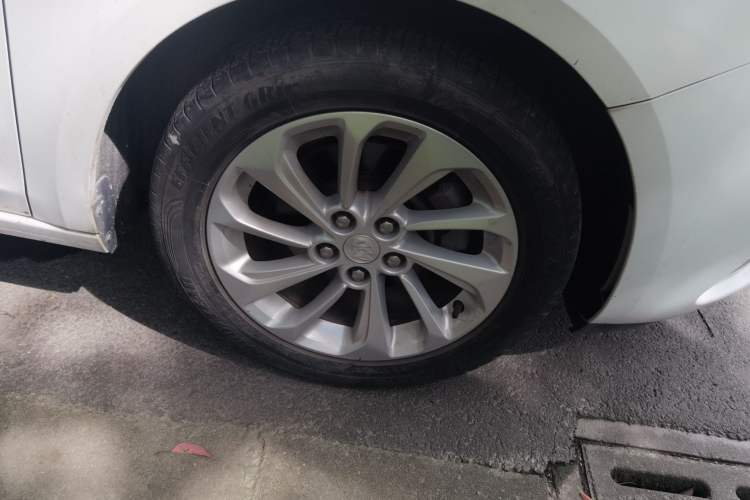 Used Buick Verano 2020 15T Automatic Trend Edition Right Front Wheel Hub