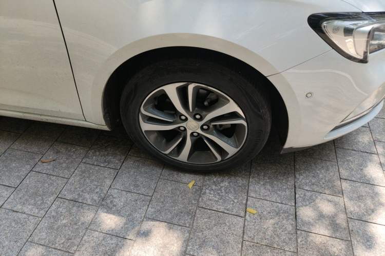 Used Buick Verano 2020 20T CVT Luxury Version Right Front Wheel Hub