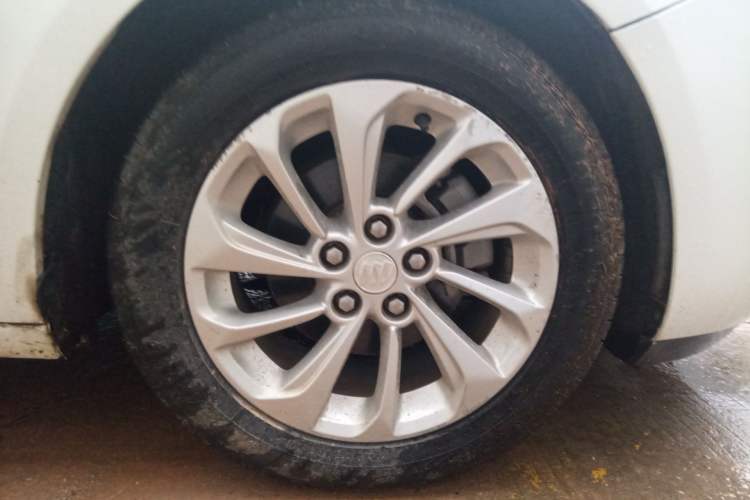 Used Buick Verano 2020 15T Automatic Trend Edition Right Front Wheel Hub
