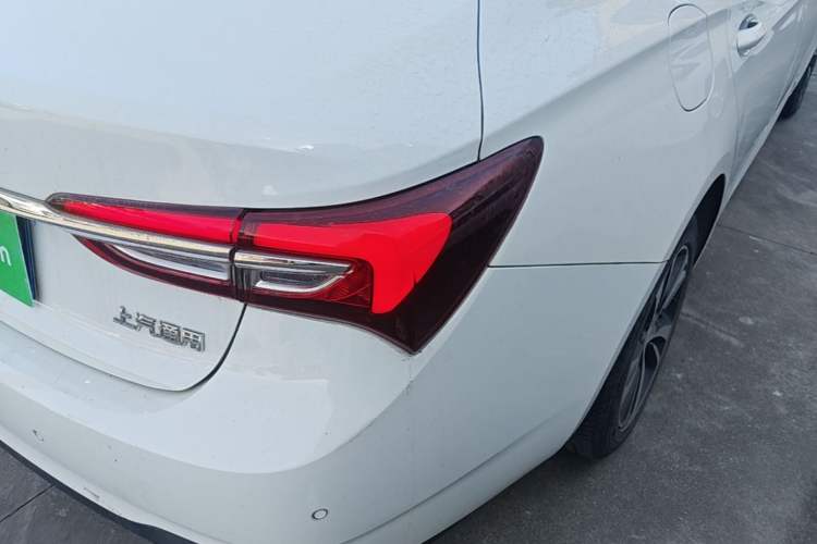 Used Buick Verano 2020 20T CVT Leading Edition Right Rear Taillight