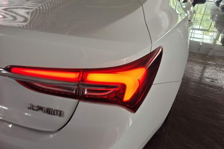 Used Buick Verano 2020 20T CVT Leading Edition Right Rear Taillight