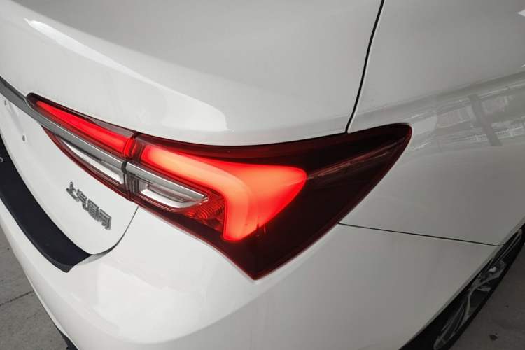 Used Buick Verano 2020 20T CVT Leading Edition Right Rear Taillight