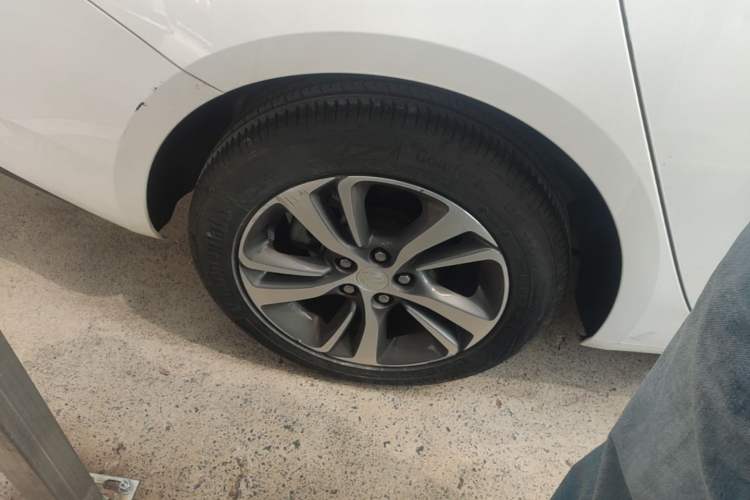 Used Buick Verano 2020 20T CVT Luxury Version Right Rear Wheel Hub