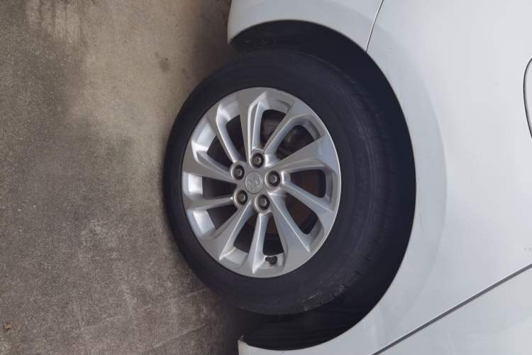 Used Buick Verano 2020 15T Automatic Trend Edition Right Rear Wheel Hub