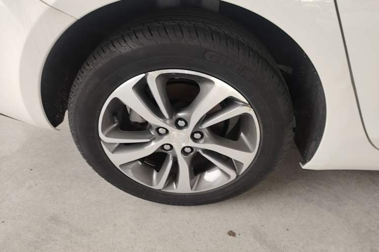 Used Buick Verano 2020 20T CVT Leading Edition Right Rear Wheel Hub
