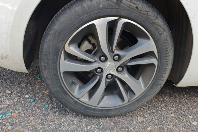 Used Buick Verano 2020 20T CVT Luxury Version Right Rear Wheel Hub