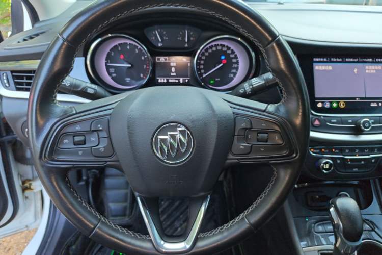 Used Buick Verano 2020 20T CVT Luxury Version Steering Wheel