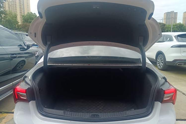 Used Buick Verano 2020 20T CVT Leading Edition Trunk