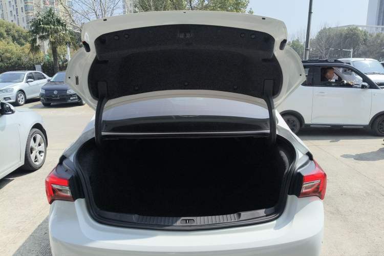 Used Buick Verano 2020 20T CVT Leading Edition Trunk