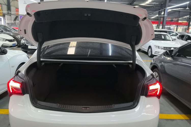 Used Buick Verano 2020 20T CVT Leading Edition Trunk
