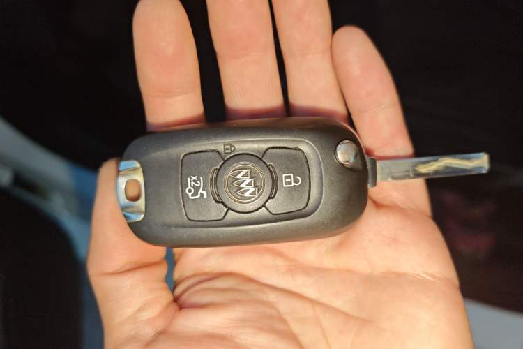Used Buick Verano 2020 20T CVT Leading Edition Vehicle Key