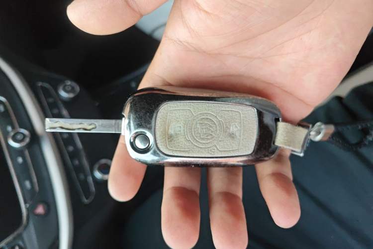Used Buick Verano 2020 20T CVT Leading Edition Vehicle Key