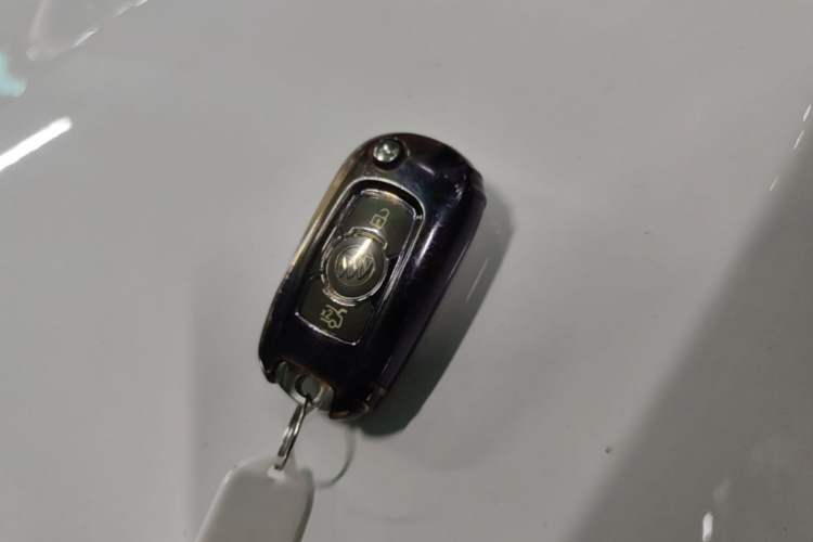 Used Buick Verano 2020 20T CVT Leading Edition Vehicle Key