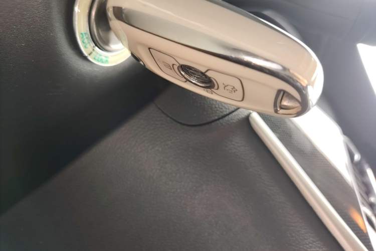 Used Buick Verano 2020 20T CVT Leading Edition Vehicle Key