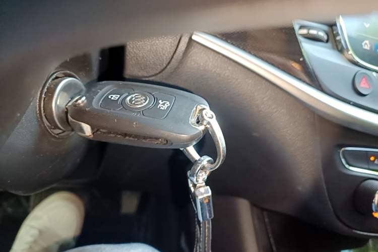 Used Buick Verano 2020 20T CVT Leading Edition Vehicle Key