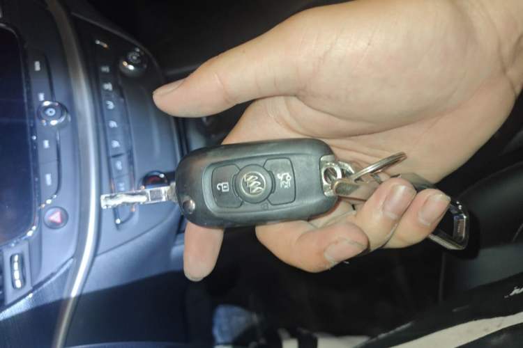 Used Buick Verano 2020 20T CVT Leading Edition Vehicle Key