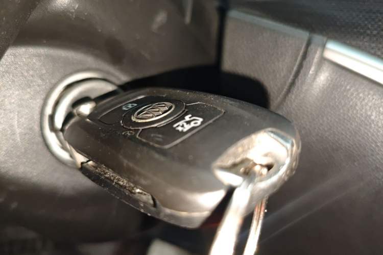 Used Buick Verano 2020 20T CVT Leading Edition Vehicle Key