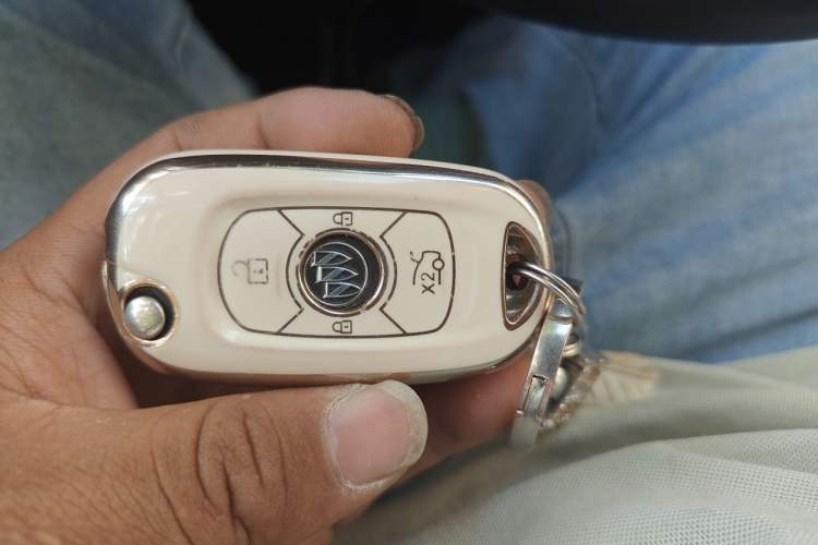 Used Buick Verano 2020 20T CVT Leading Edition Vehicle Key